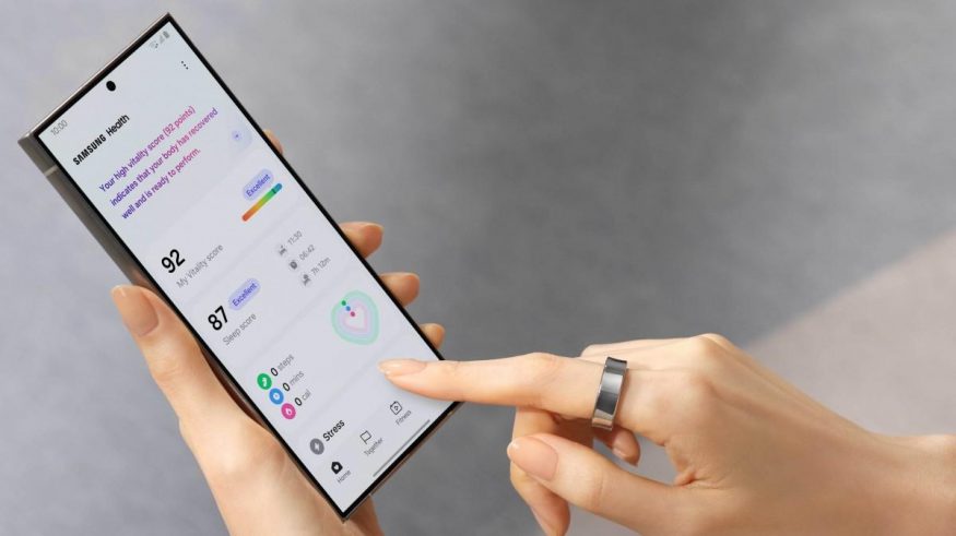 Samsung má problém: Galaxy Ring se populárnímu youtuberovi „nafouknul“ přímo na prstu