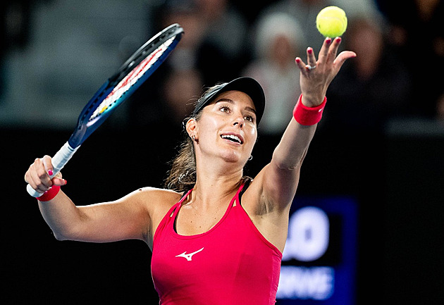 Jsem první aktivní tenistka, která si nechala zvětšit prsa, chlubí se Dodinová