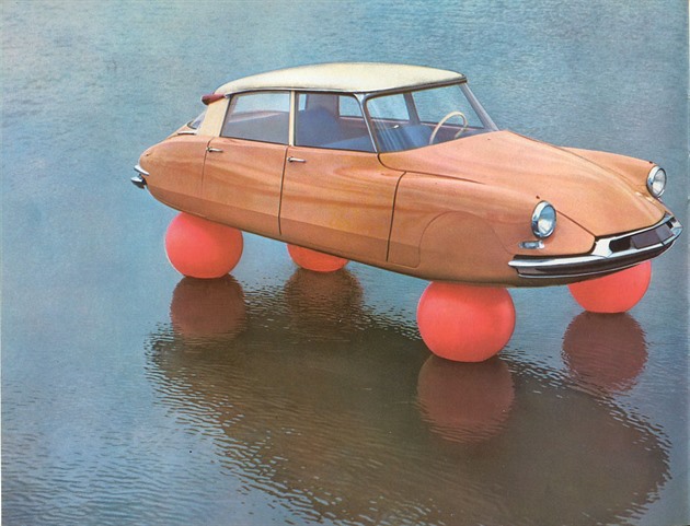 Jedno z nejslavnějších aut historie slaví. Před 70 roky představil Citroën DS