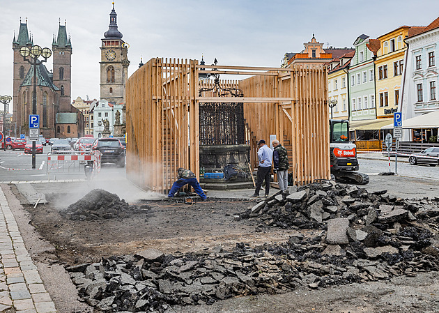 Umělecké „lešení“ zůstane déle, debatu o stavu Velkého náměstí rozproudilo