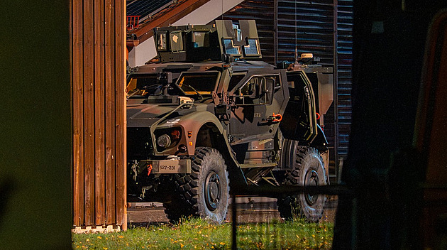 Cvičení v Bavorsku skončilo fraškou,  vojáci a policisté po sobě stříleli