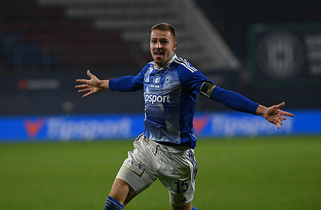 Olomouc - Pardubice 2:0, Sigma rozhodla v závěru, rozhodčí rozdali hned tři červené