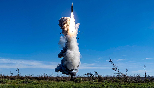 Čínskou generalitu drtí soukolí čistek. Si Ťin-pching se bojí o svůj jaderný arzenál