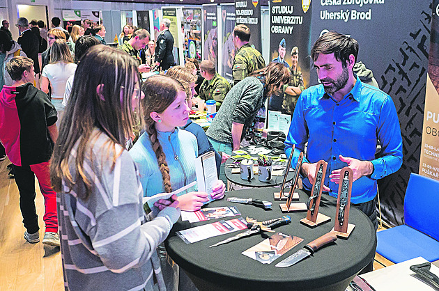 „Ztracený“ deváťák. Jak si vybrat střední školu, radí žákům i jejich veletrh