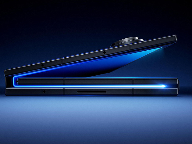 Samsung konečně nacpal desetipalcový tablet do kapsy. Jako druhý na světě