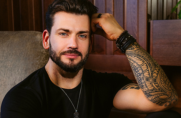 Já snad budu na chlapy, vtipkuje muž roku Kremeň. Mohl být novým Bachelorem