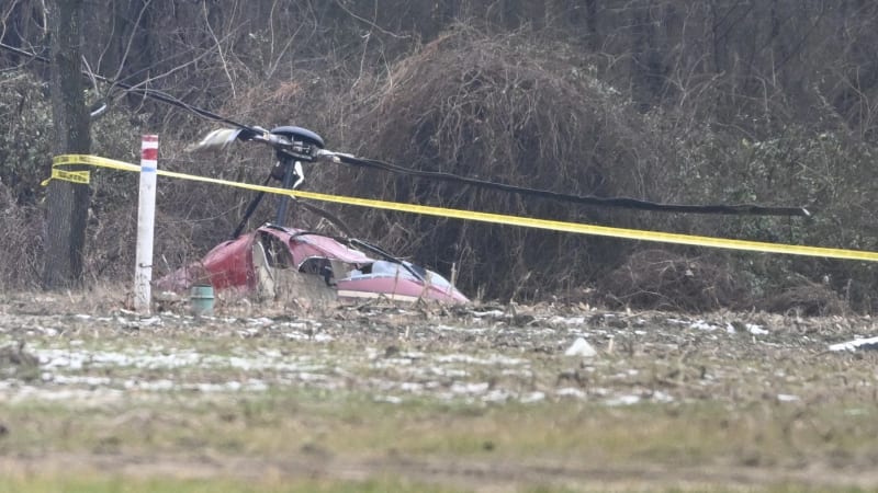 Srážka vrtulníků v USA: Jedna z helikoptér se na záběrech ve vývrtce řítí k zemi