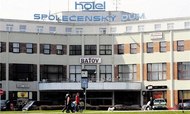 Otrokovice jednají o koupi hotelu Společenský dům. Jasno má být příští rok