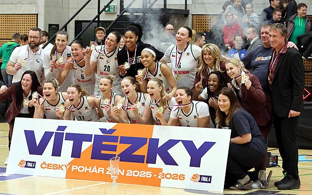 Historický triumf. Basketbalistky SBŠ Ostrava poprvé ovládly Český pohár