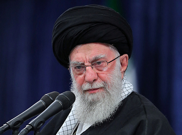 Pokud USA zaútočí, bude to znamenat regionální konflikt, pohrozil Chameneí