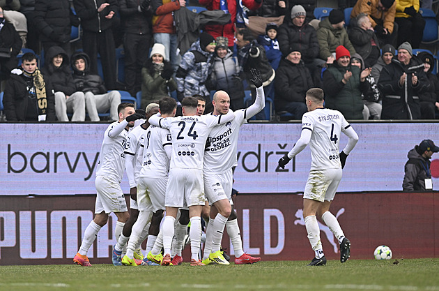 Slovácko - Baník 2:2, divoký zápas, hosté ztratili vedení, Jedlička chytil penaltu