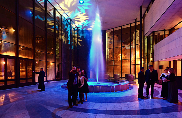 Zatěžkávací zkoušku zařídili myslivci. Vřídelní kolonáda se chce otevřít plesům