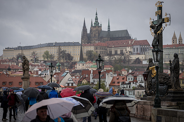 Proměnlivé počasí: déšť, sníh i bouřky, oteplení dorazí až ke konci týdne