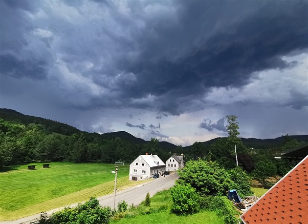 Meteorologové hlásí změnu. Koledníkům bude na Velikonoční pondělí chladno