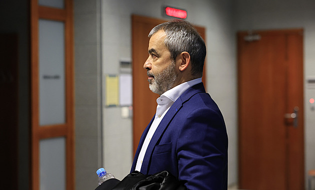 Advokát Titz z bitcoinové kauzy vypovídal na policii. U výslechu byli i Blažek a Daňhel