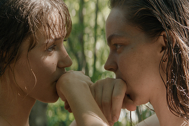 RECENZE: Co je ti, holka? ptá se už zase sbormistr. Sex tentokrát ale čiší odjinud