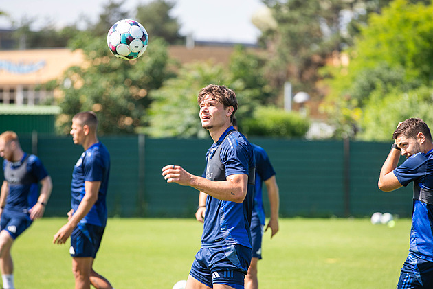 Elbel potrestaný v korupční aféře skončil ve fotbalové Olomouci