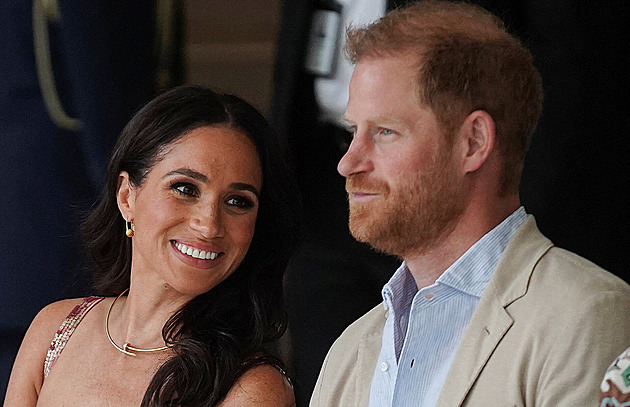 Harry a Meghan po návratu zůstávají neaktivními členy královské rodiny, informoval král Karel III.