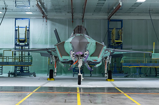 První letoun F-35 pro Luftwaffe ve vzduchu. Výrobce ho předá Německu za týden
