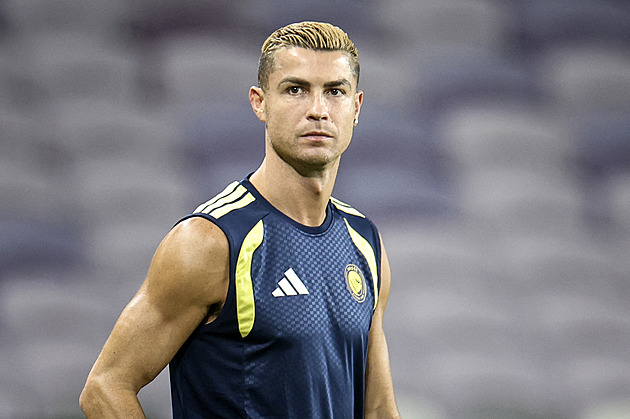 Rozčílený Ronaldo se stal terčem vtipů. Připomíná slavného seriálového padoucha