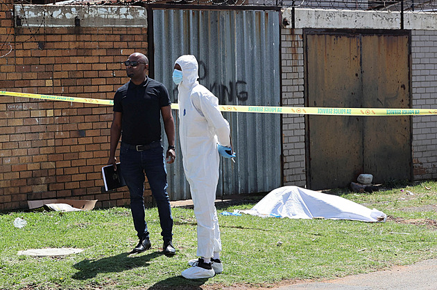 U letiště našli těla několika žen. Byly polonahé, Johannesburg obchází strach