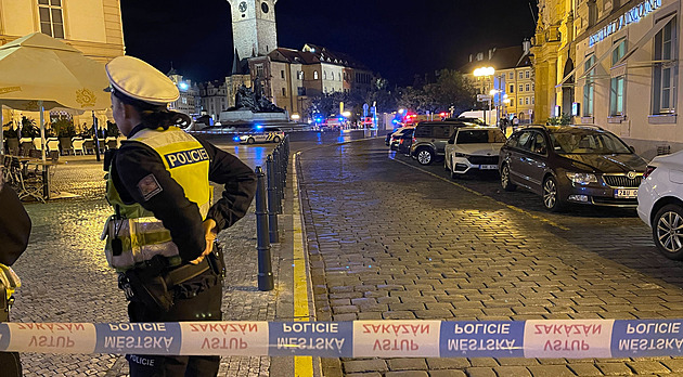 Hrozil zabitím třídy prvňáků i útokem na orloj. Policie vzala muže do vazby