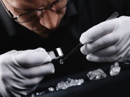 Nový objev: Diamant menší než zrnko rýže dokáže poslouchat tlukot lidského srdce