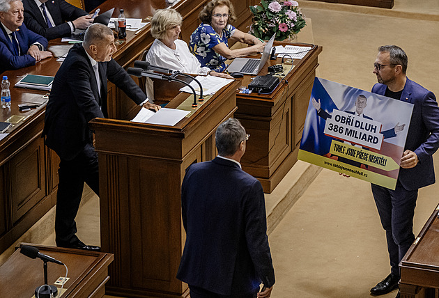 Schůzi k nedůvěře uzmula vláda opozici. Krást nemám zapotřebí, řekl Babiš