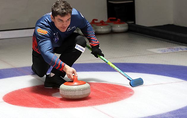 Musíme proklouznout do elitní čtyřky, říká skip Klíma před domácím ME v curlingu