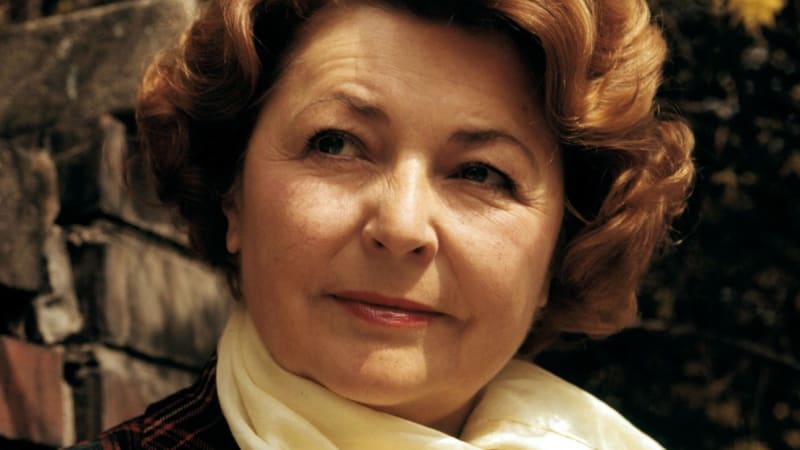 Žena za pultem Jiřina Petrovická: Skvělá herečka a dobrá duše, jež v komunismus opravdu věřila