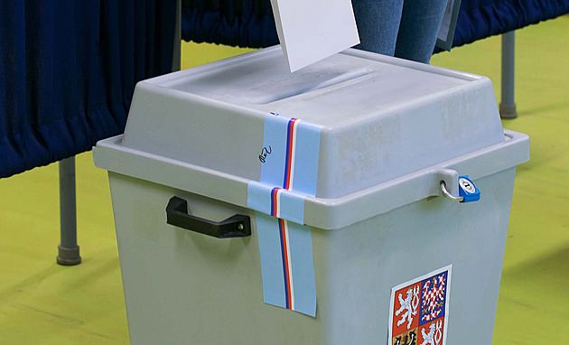 Volby 2026 ONLINE: Lidé vybrali zástupce obcí a senátory, účast nejčastěji kolem 40 procent