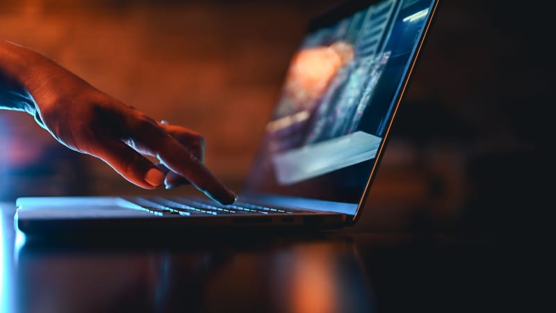 Mobilní aplikace může ohrozit vaše bankovní údaje. Stáhlo si ji už přes 10 tisíc lidí