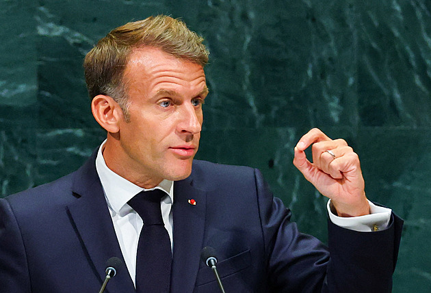 „Je to kampaň.“ Macron se ohradil proti kritice Francie ze strany světových lídrů
