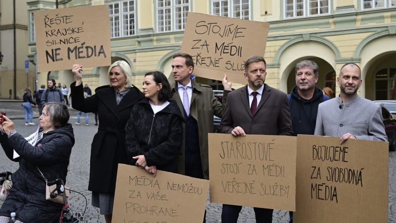 Prasárna a začátek konce vlády: Opozice ostře kritizuje rušení koncesionářských poplatků