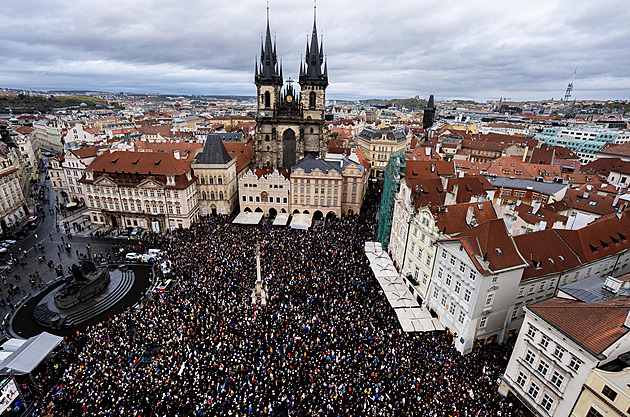 Tohle jste přehnali. Tisíce lidí bouřily v Praze za poplatky ČT a ČRo, bude Letná