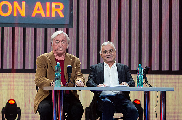 Možná přijde i poplatník? Kaiser a Lábus se neshodnou v otázce televize a rozhlasu